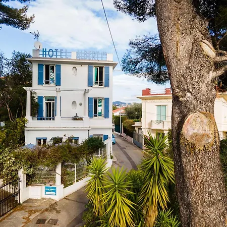 1er Hotel 3*
